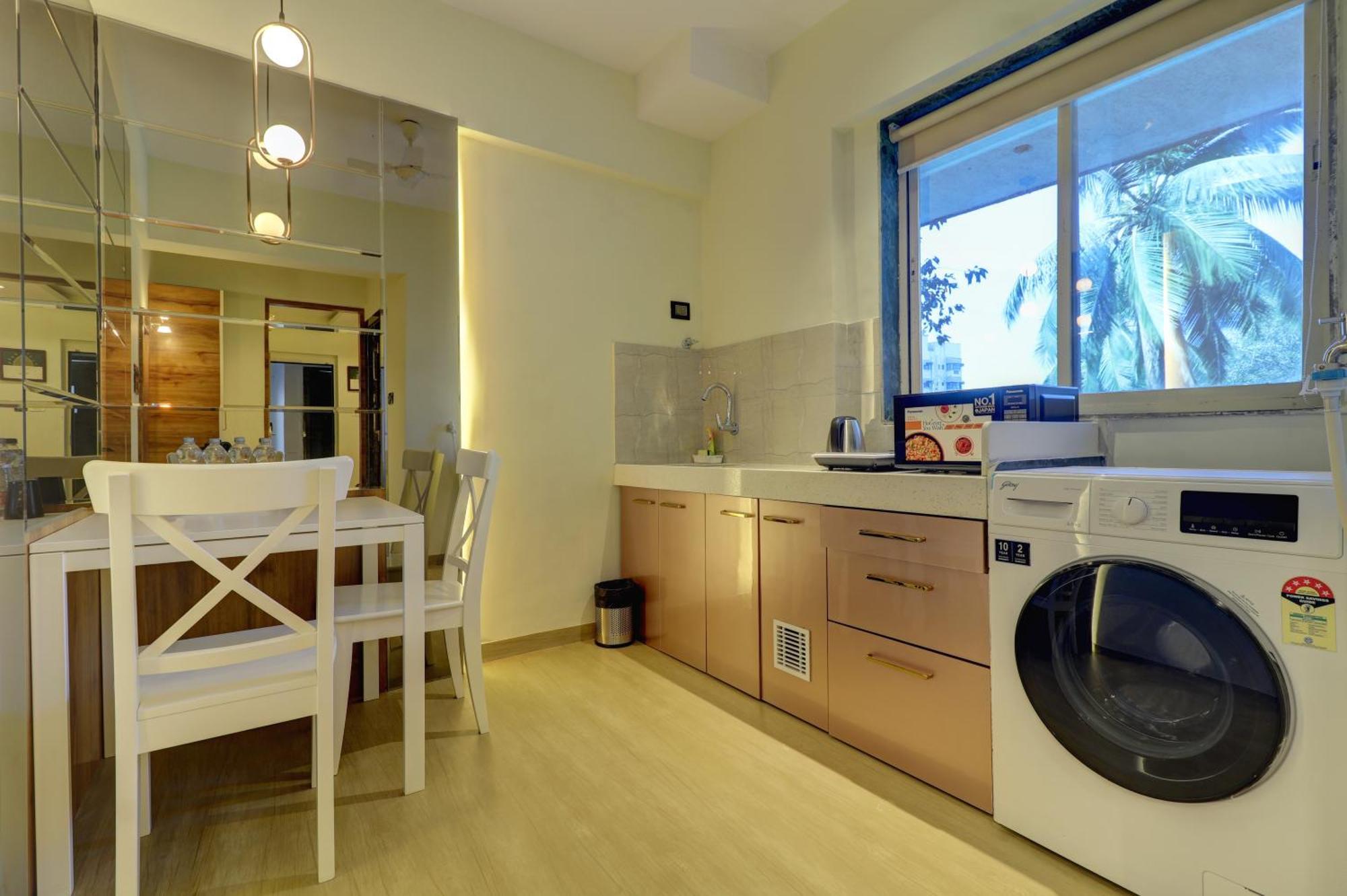 Home2 Studio Apartments Мумбаи Экстерьер фото