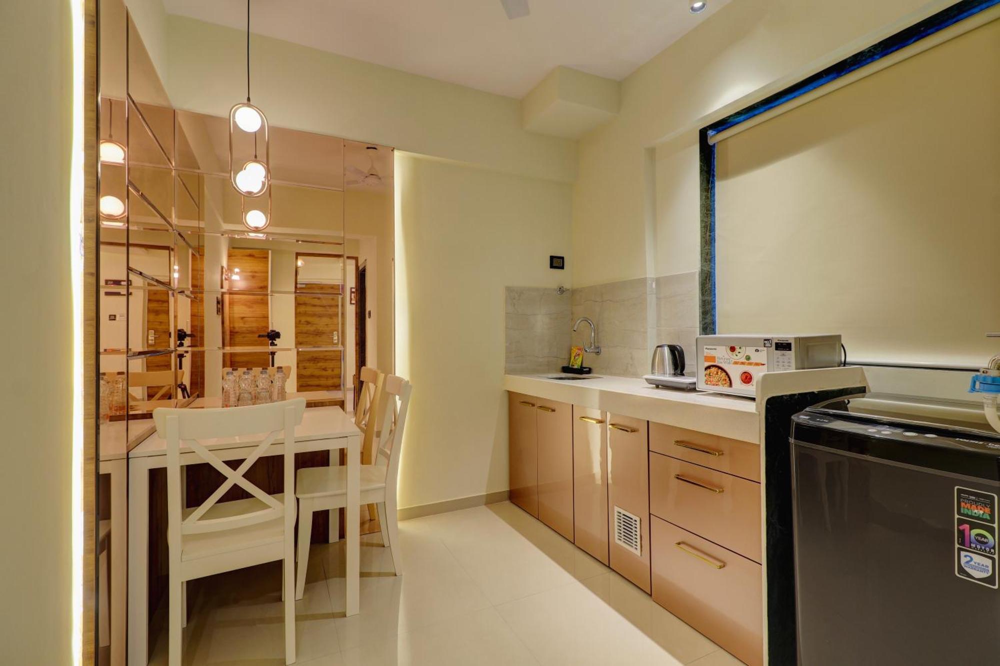 Home2 Studio Apartments Мумбаи Экстерьер фото